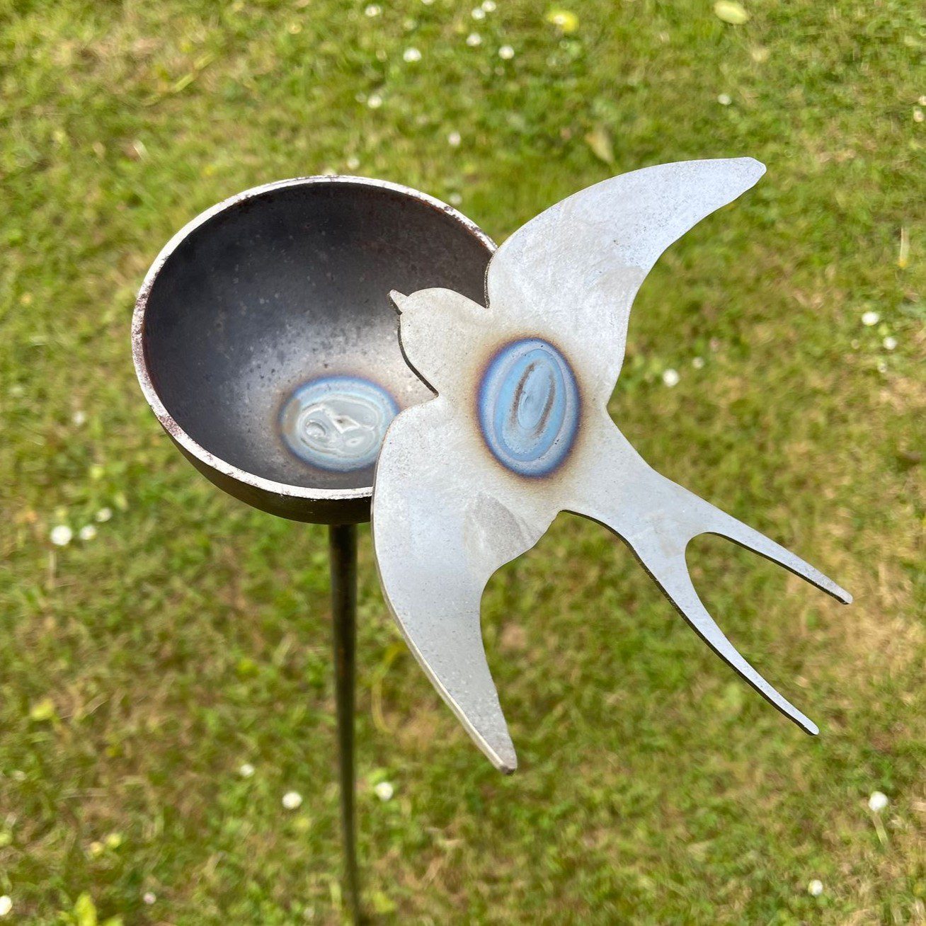 Bee Drinker Bee Cup Stake Ornament for Garden Wildlife – Swallow 5061098722286